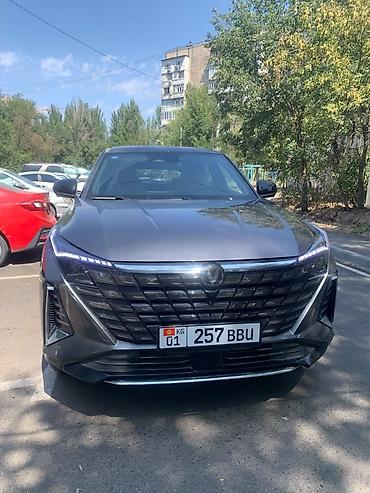 byd e1: Changan : 2025 г., 1.5 л, Робот, Бензин, Кроссовер — 1
