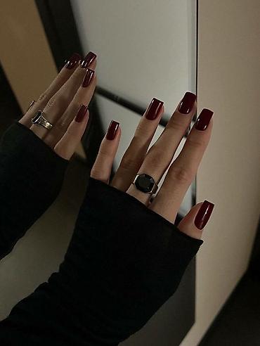 sade dirnaqlar: Xidmət: Professional manikür və gel lak dizaynı Təsvir: - Klassik — 2