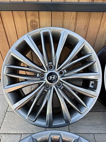 диски на грандеур: Литые Диски R 19 Hyundai, Комплект, отверстий - 5, Б/у — 4