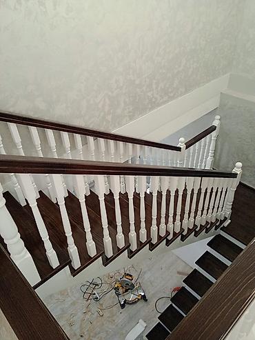 Деревянные лестницы: Деревянная лестница Для дома, Форма лестницы: Много-маршевая, Стиль: Классический — 14