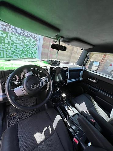 пикап спорт: Toyota FJ Cruiser: 2006 г., Внедорожник — 4