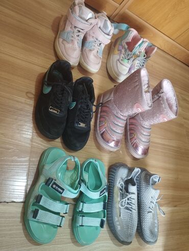 Детская обувь: Почти Даром! за всё - 7 пар обуви на девочку 35-36 размер, все