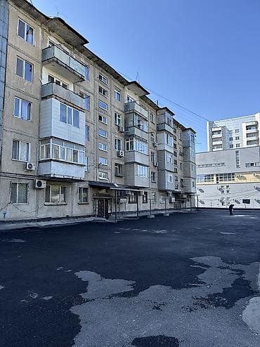 Батирлерди ижарага берүү: Сдается 3 ком кв Серия - 104 Район - 8 мкрн Этаж - 3 Все коммуникации — 4