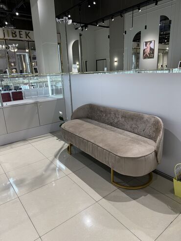 Бутики: Продаю Бутик В торговом центре, 15 м², 1 этаж
