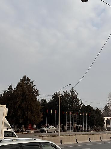 Продажа помещений свободного назначения: Продаётся коммерческое помещение 905 кв.м. (10 соток) Сокулук центр, у — 17