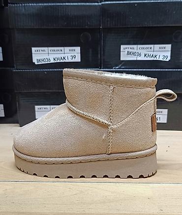 kolica za dete: Ugg mini classic dečije čizmice NOVO Novo Brojevi 25 do 36 fb — 3
