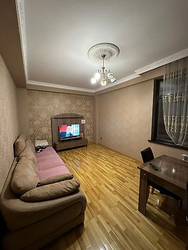 binede: 🏢 16 mərtəbəli yeni tikili binanın 11-cü mərtəbəsi 🛏️ 2 otaq 📐 60 kv.m — 8