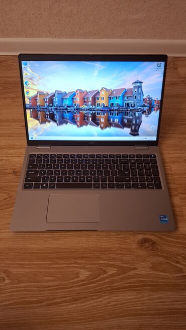 Dell: İşlənmiş Dell Latitude, 15.6 ", Intel Core i5, 256 GB, Ünvandan götürmə