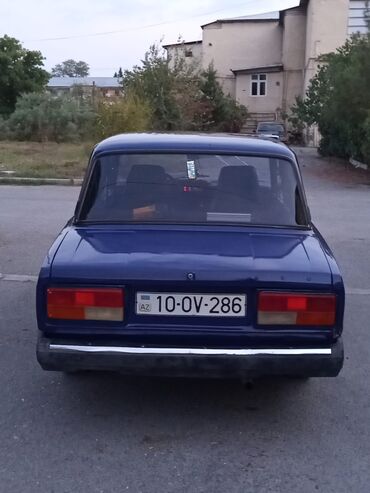 vaz 2107 oturacaq uzlukleri: Vaz 2107,baltqa regi Xüsusiyyətlər: - Kuzov: klassik 4 qapılı, mavi