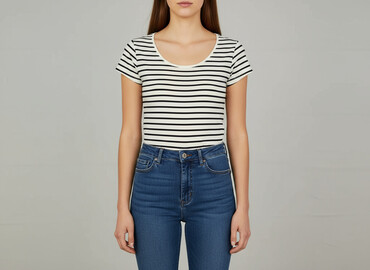 basic t shirty: H&M, Футболка жіноча, розмір S