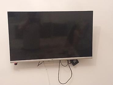 TV və video: Divaraskı LED televizor + divar asqısı - Ekran: təxminən 40–43 düym — 1