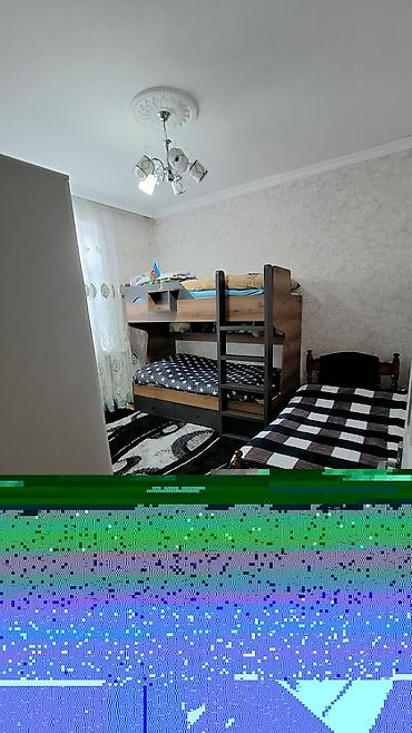1 otaq ev: 3 otaqlı həyət evi - Geniş, tam daş döşənmiş həyət: küncdə — 3