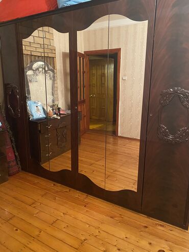 malayziyanın şfaneri: İşlənmiş, Açılan, 6 qapı Düz dolab, Qarderob, paltar dolabı, Malayziya