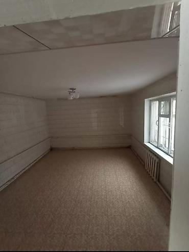 Продажа коттеджей и домов: Продаётся жилой дом с просторными комнатами и большим участком, а — 18