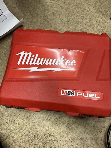 bra: Аккумуляторная угловая шлифмашина Milwaukee M88 FSAG125XB Болгарка — 5