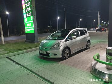 авто в рассрочку fit: Honda Fit: 2010 г., 1.5 л, Вариатор, Бензин, Хэтчбэк