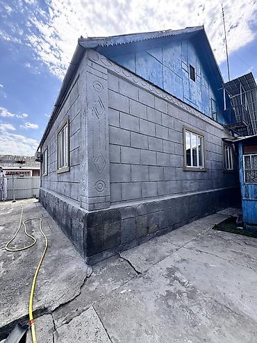 Продажа коттеджей и домов: 5 комнат, 99 м², 5 соток, Бишкек, Собственник — 18