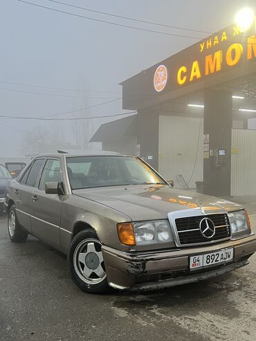 hyundai коммерческие автомобили: Mercedes-Benz W124: 1990 г., 2.3 л, Механика, Бензин, Седан