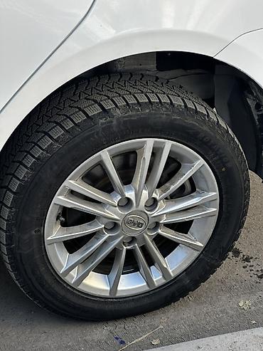 BYD: BYD E5: 2019 г., Электромобиль, Седан — 7