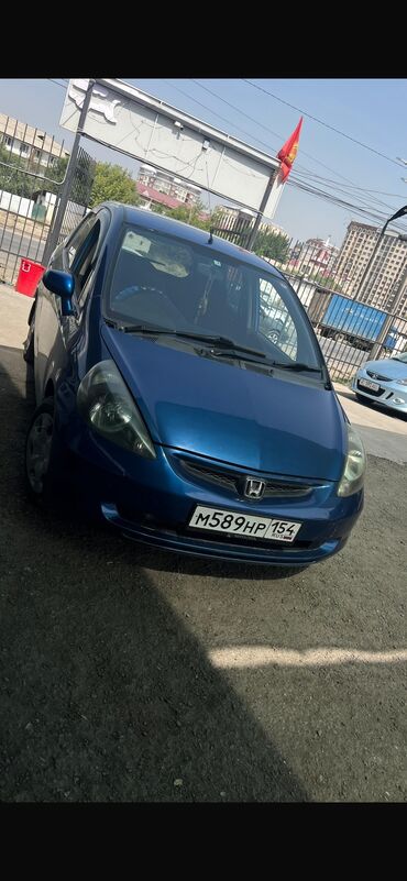 срочно срочно продам машину: Honda Fit: 2003 г., 1.5 л, Типтроник, Бензин, Хэтчбэк