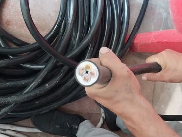 Asılqanlar: Təzə 4x25 mm² mis elektrik şunuru satılır. Yüksək keyfiyyətli, tam