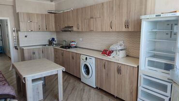 Uzunmüddətli kirayə mənzillər: Yasamalda, Kaktus Şadlıq Sarayının yaxınlığında, 18 mərtəbəli binanın — 10