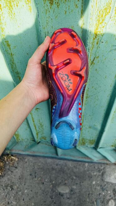 Кроссовки и спортивная обувь: Мужские кроссовки, 40, Nike, Б/у, цвет - Фиолетовый, Самовывоз
