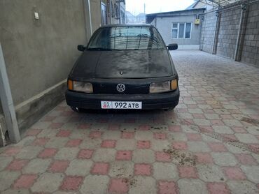 Volkswagen: Volkswagen Passat: 1989 г., 1.8 л, Механика, Бензин, Седан