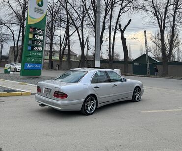 Mercedes-Benz: Mercedes-Benz E-Class: 1998 г., 5 л, Автомат, Бензин, Седан