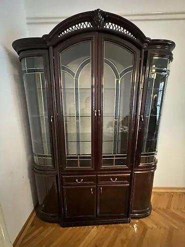 ikea komode: Vitrina Vitrina sa znacima korišćenja. 🔨 Dimenzije: Širina: 190 cm — 2