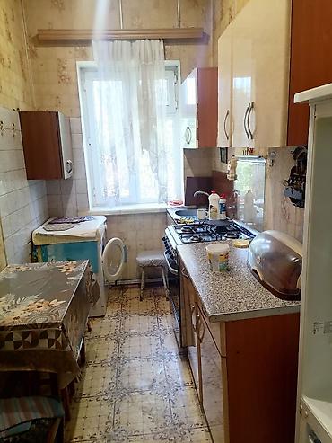 berde kiraye: Qaracuxur qes Ehmed Mehbaliyev kuc Natarus deyilen binanin arxasi 3 — 8