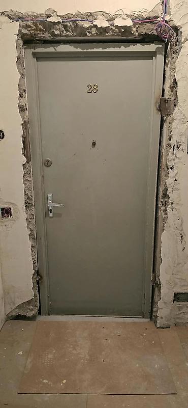 Seyf qapi sokuludur 120 azn. Olcu 90/205-dir. Unvan Sumqayit kod lalafo.az -da Seyf qapi sokuludur 120 azn. Olcu 90/205-dir. Unvan Sumqayit kod