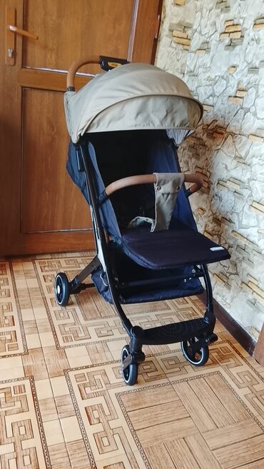 Gəzinti arabaları: Klassik gəzinti arabası, İşlənmiş, Yaş: 30 ay, Ünvandan götürmə, Ödənişli çatdırılma