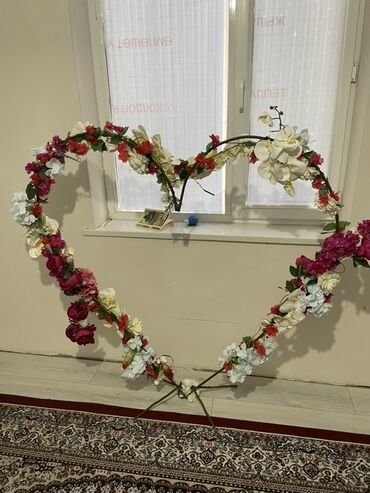 настольные электронные часы: Арка-декор в форме сердца, все что на арке можете забрать остальное
