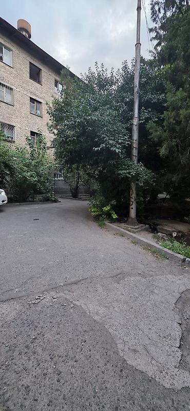 очен срочно: 2 комнаты, 41 м², Бишкек Парк ТРЦ 104 серия, 3 этаж, Старый ремонт — 9