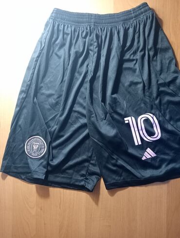 Спортивная форма: Именитый футболист в период клубного футбола! Комплект: футболка с — 13