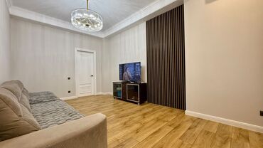 Долгосрочная аренда домов: 330 м², 5 комнат, Забор, огорожен, Балкон застеклен, Евроремонт at lalafo.kg — 18 Долгосрочная аренда домов: 330 м², 5 комнат, Забор, огорожен, Балкон застеклен, Евроремонт — 18