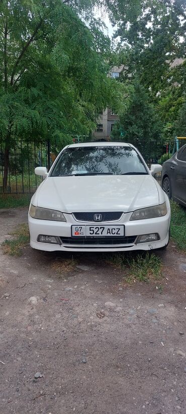 Honda: Honda Accord: 2001 г., 2 л, Автомат, Бензин, Седан