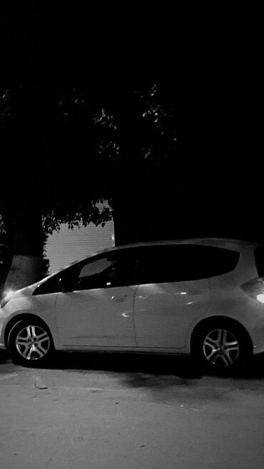 Honda: Honda Fit: 2009 г., 1.5 л, Автомат, Бензин