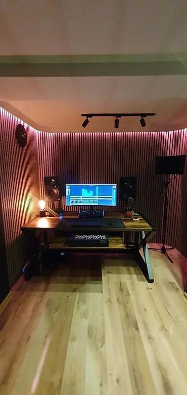 pult: OPREMANJE MUZIČKOG STUDIJA STOLOVI PO MERI | Izrada nameštaja po meri — 5