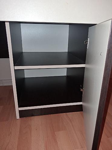 panel radiyatir: Düz masa, Stulsuz, Polkalı, Siyirməli, Sadə laminat — 1