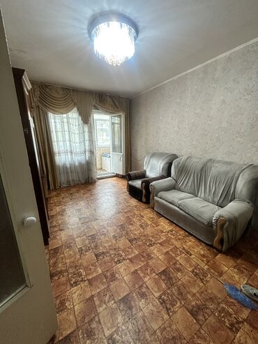 снять двухкомнатную квартиру в бишкеке: 2 комнаты, 54 м², 106 серия, 2 этаж, Старый ремонт