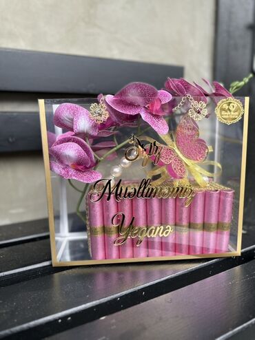 oğlan ucun tort şəkilləri: Şəxsi dizaynlı hədiyyə qutusu – “Müəllimimiz Yeganə” yazılı - Şəffaf