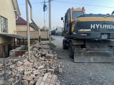 Демонтажные работы: Снос стен | Демонтаж керамогранита, Кирпичная стена, Демонтаж встроенных шкафов | Зачистка от старых обоев, Снятие шпатлевки, Снятие подвесных потолков | Демонтаж ковролина, Демонтаж ламината, Демонтаж подложки | Кровля из профнастила, Металлочерепичная кровля, Крыша из шифера 1-2 года опыта — 9