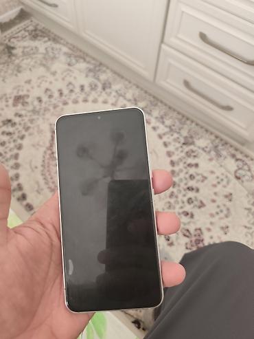 iphon 13 mini: Samsung Galaxy S22, Б/у, 128 ГБ, цвет - Белый, 2 SIM — 4