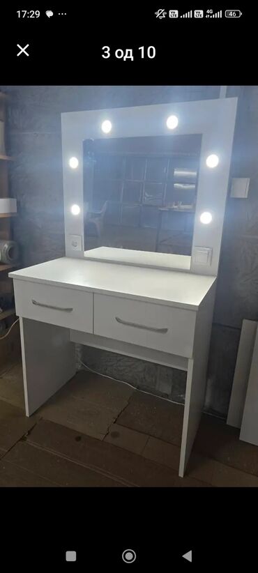 Stolovi: Toaletni sto sa velikim ogledalom i LED sijalicama - Prostran — 8