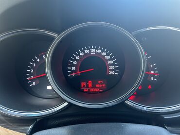 Kia: Kia Sorento: 2 l | 2011 il Ofrouder/SUV — 8