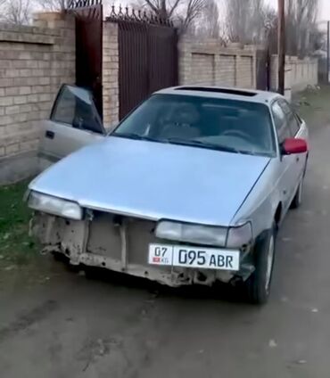 Mazda: Mazda 626: 1988 г., Механика, Бензин, Седан — 4