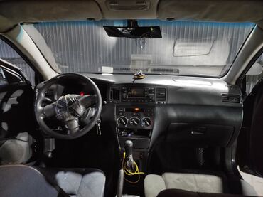 Toyota: Toyota Corolla: 2005 г., 1.5 л, Механика, Бензин, Хэтчбэк