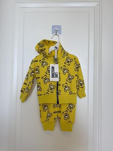Комплекты одежды: Uşaq dəsti – Love Moschino Premium 1 ay - 2 hissə: kapüşonlu fermuarlı — 1
